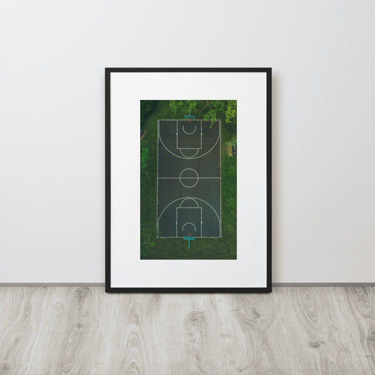 Pista de baloncesto en el bosque - Marko